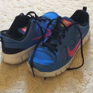 Nike sneaker girls size 3
